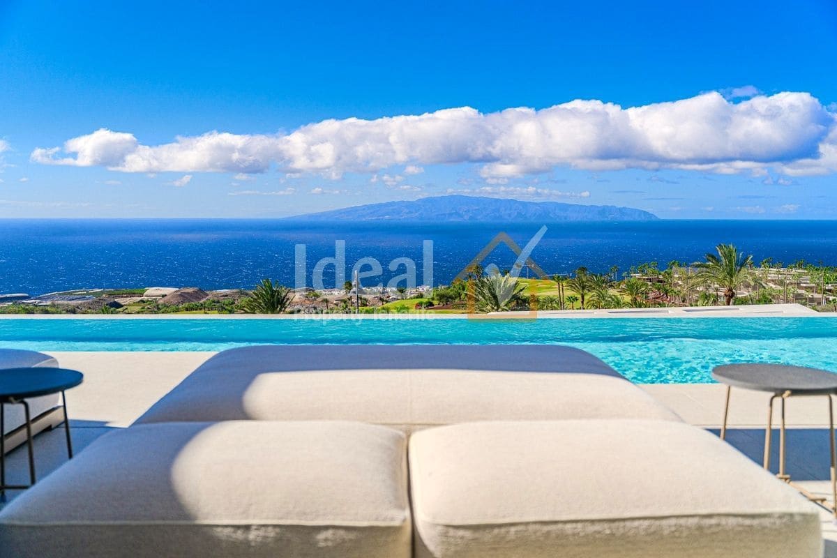 6 sypialnia Willa na sprzedaż w Guia de Isora z basenem garażem - 8 500 000 € (Ref: 9570615)