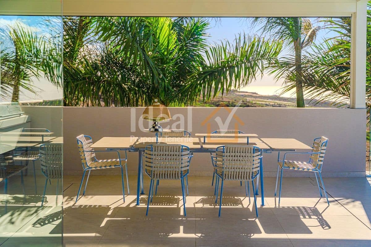 6 sypialnia Willa na sprzedaż w Guia de Isora z basenem garażem - 8 500 000 € (Ref: 9570615)