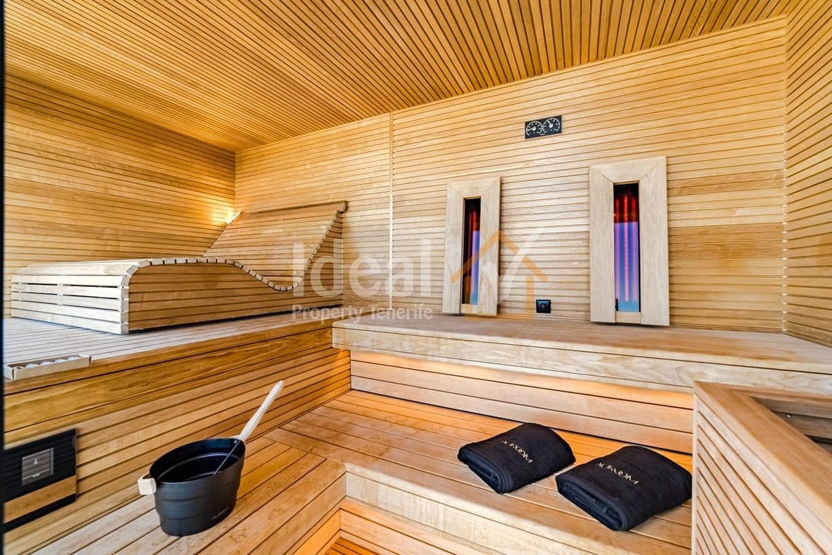 6 sypialnia Willa na sprzedaż w Guia de Isora z basenem garażem - 8 500 000 € (Ref: 9570615)