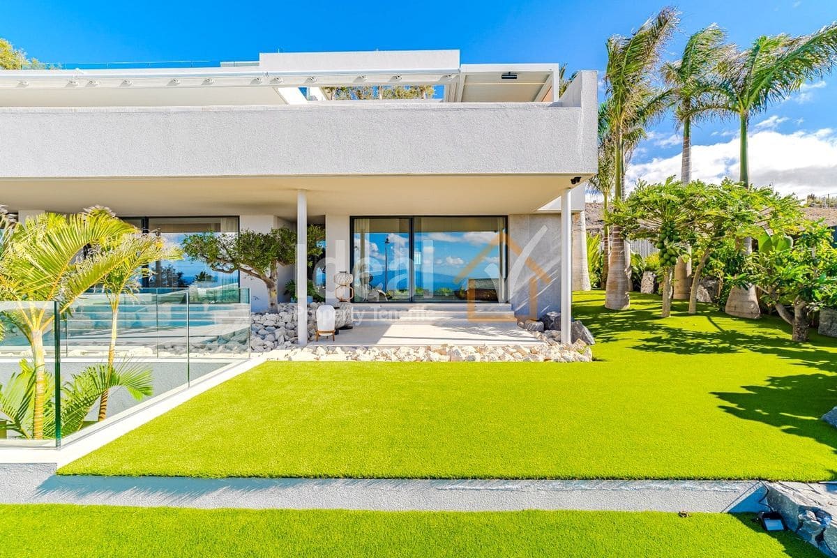 6 sypialnia Willa na sprzedaż w Guia de Isora z basenem garażem - 8 500 000 € (Ref: 9570615)