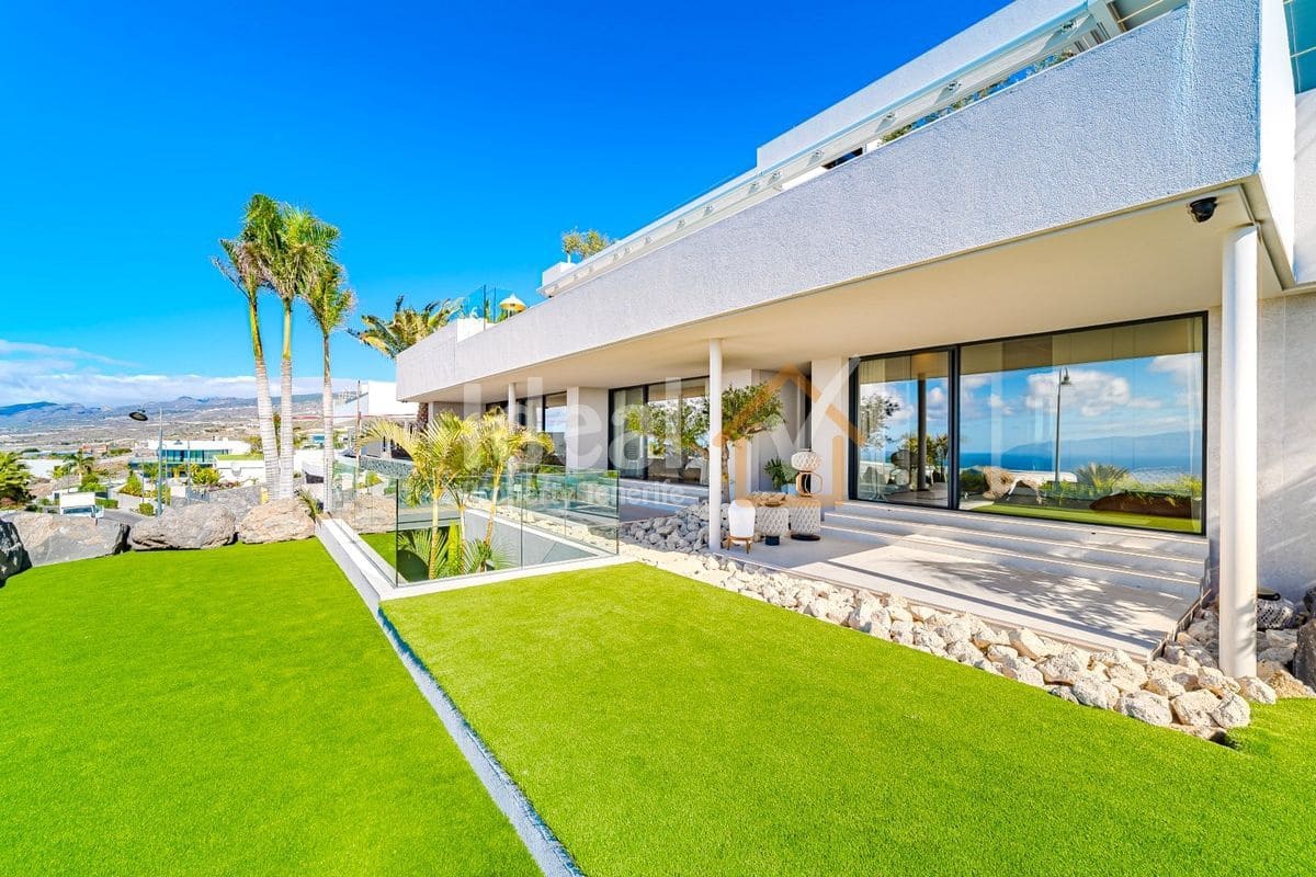 6 sypialnia Willa na sprzedaż w Guia de Isora z basenem garażem - 8 500 000 € (Ref: 9570615)