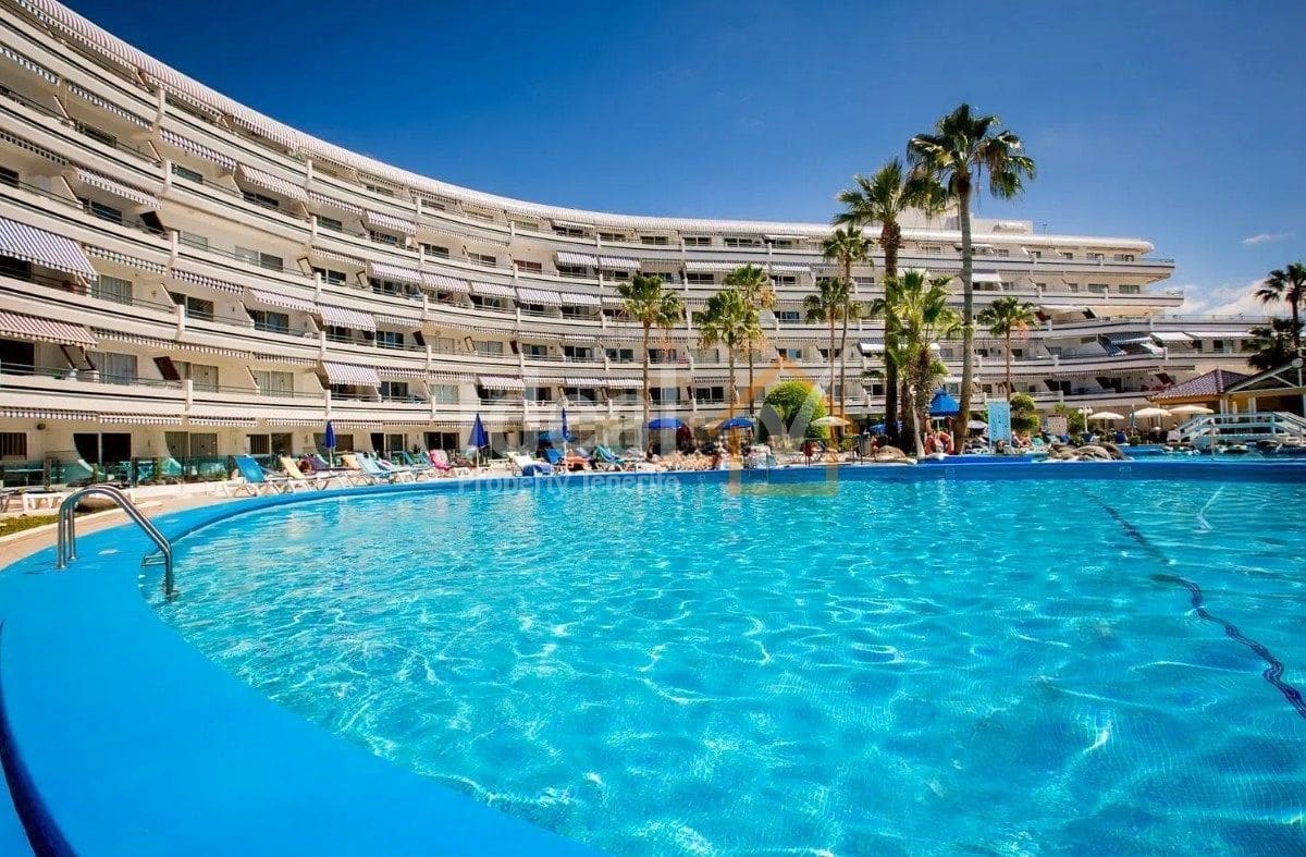 1 makuuhuone Huoneisto myytävänä paikassa Costa Adeje mukana uima-altaan - 421 500 € (Ref: 9585376)