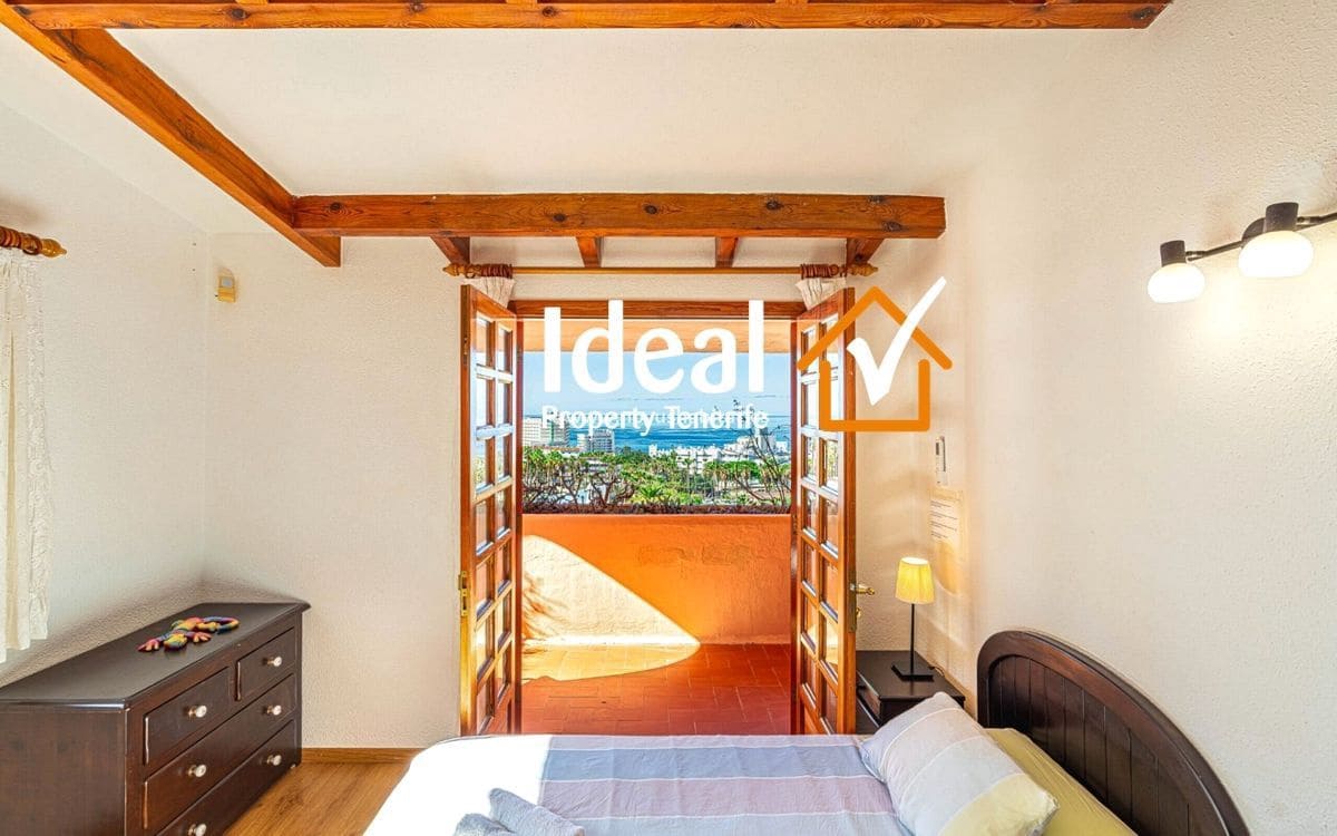 4 quarto Moradia para venda em Costa Adeje com piscina garagem - 1 150 000 € (Ref: 9633831)