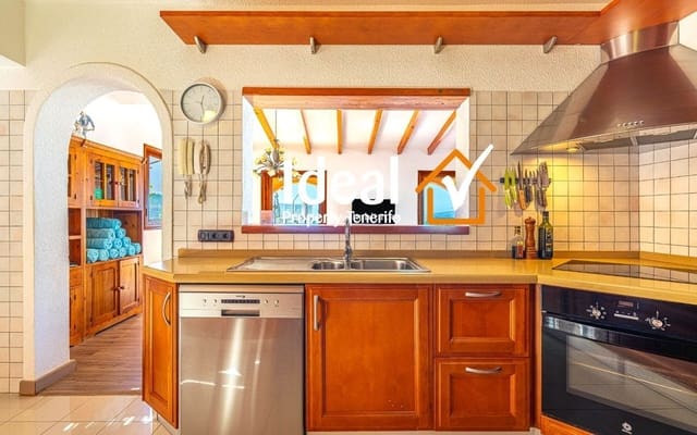 4 quarto Moradia para venda em San Eugenio Alto, Adeje com piscina garagem - 1 150 000 € (Ref: 9633831)