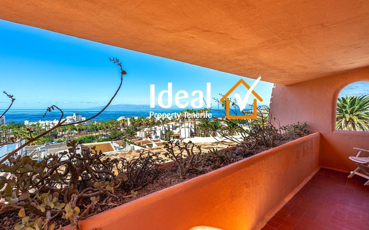 4 quarto Moradia para venda em Costa Adeje com piscina garagem - 1 150 000 € (Ref: 9633831)