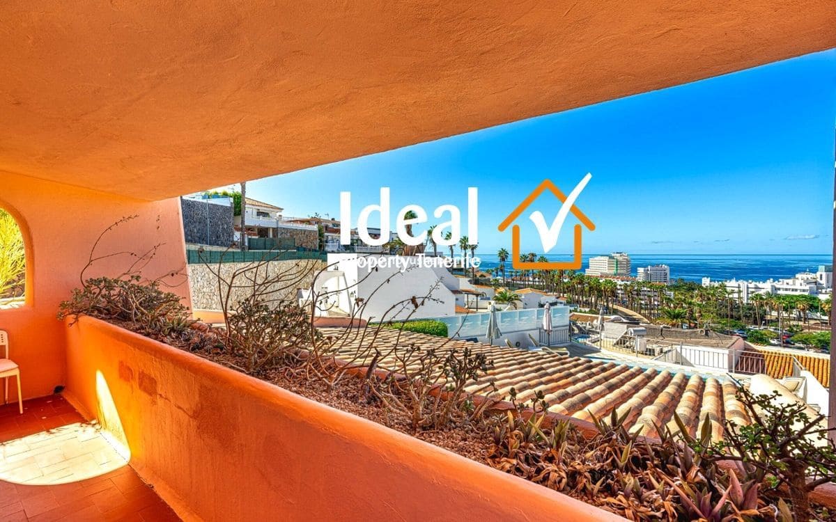 4 quarto Moradia para venda em Costa Adeje com piscina garagem - 1 150 000 € (Ref: 9633831)