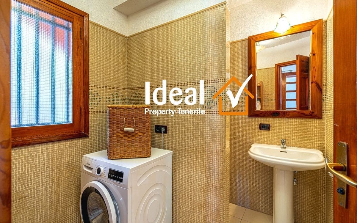 4 quarto Moradia para venda em Costa Adeje com piscina garagem - 1 150 000 € (Ref: 9633831)