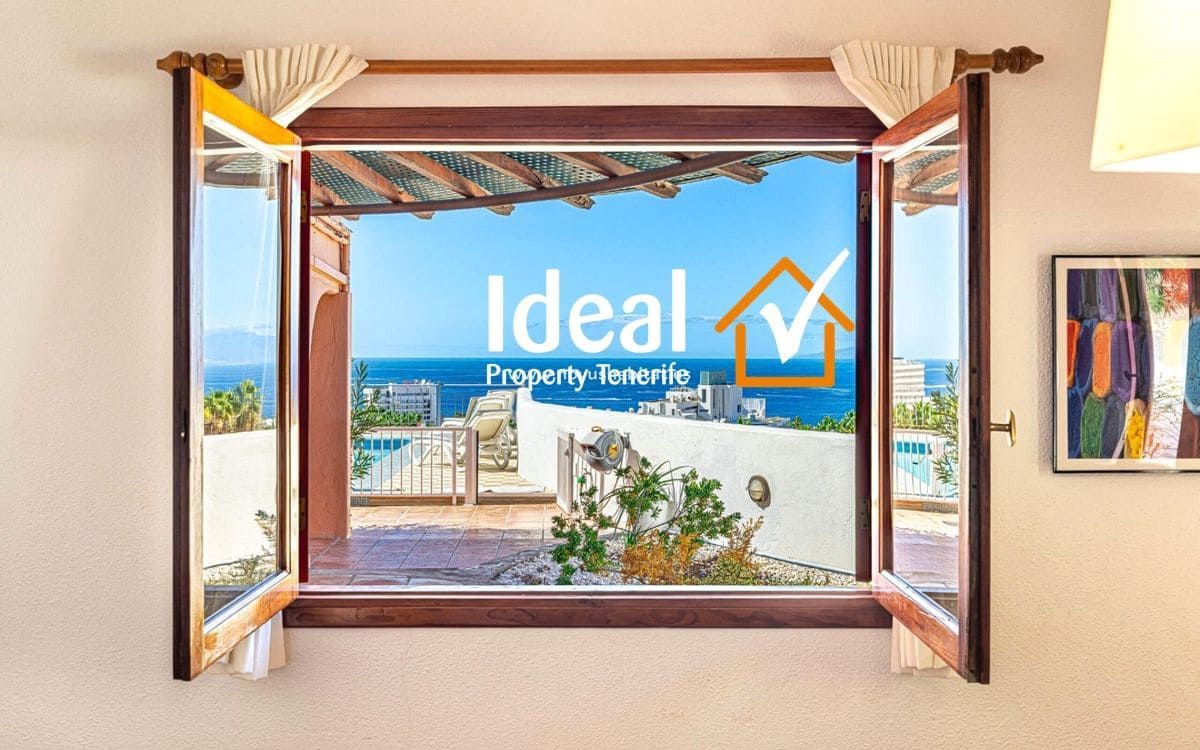 4 quarto Moradia para venda em Costa Adeje com piscina garagem - 1 150 000 € (Ref: 9633831)