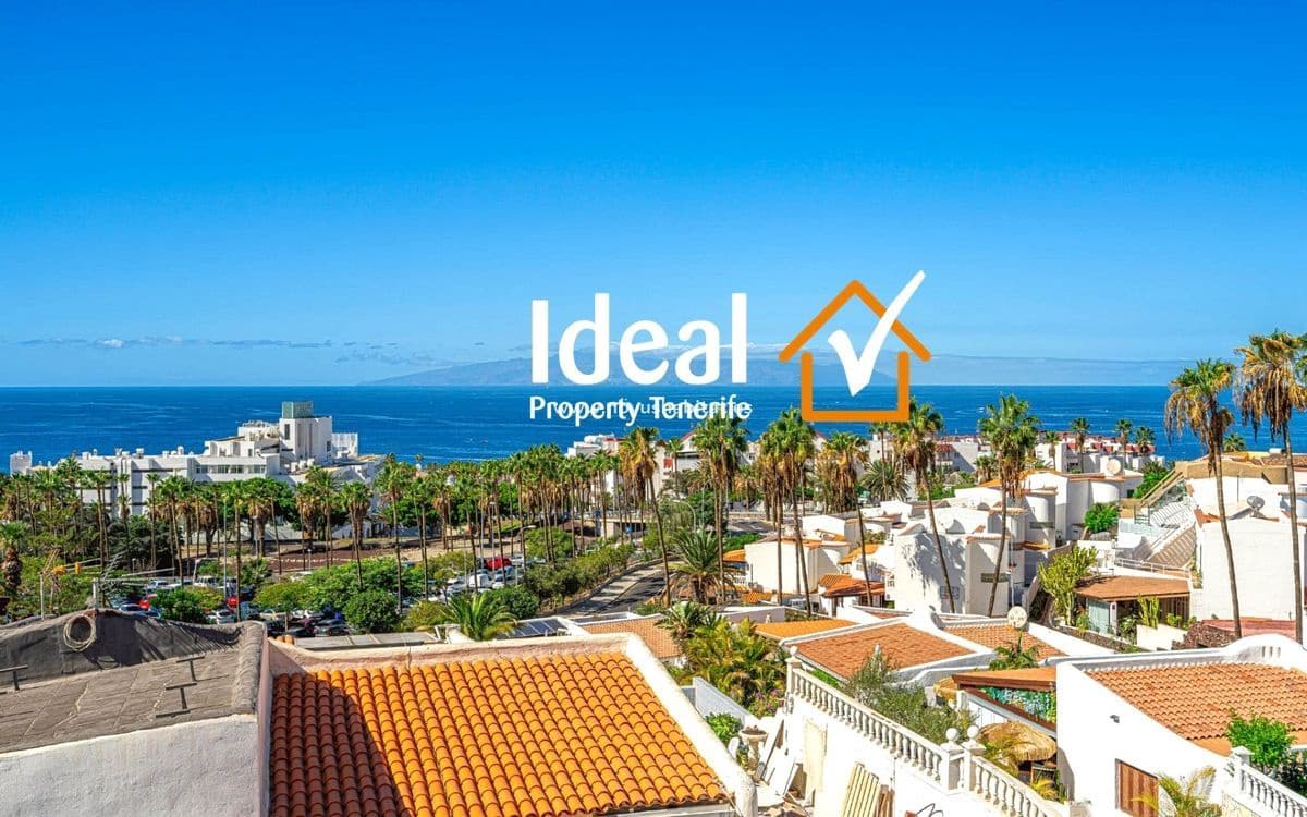 4 quarto Moradia para venda em Costa Adeje com piscina garagem - 1 150 000 € (Ref: 9633831)