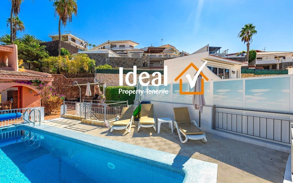4 quarto Moradia para venda em Costa Adeje com piscina garagem - 1 150 000 € (Ref: 9633831)