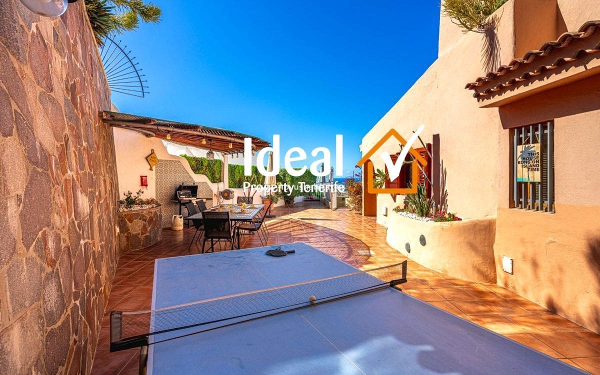 4 quarto Moradia para venda em Costa Adeje com piscina garagem - 1 150 000 € (Ref: 9633831)