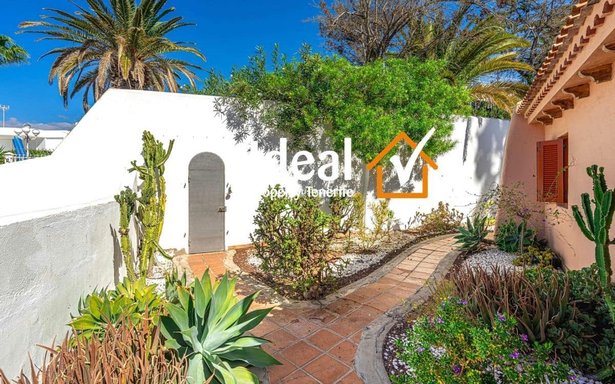 4 quarto Moradia para venda em Costa Adeje com piscina garagem - 1 150 000 € (Ref: 9633831)