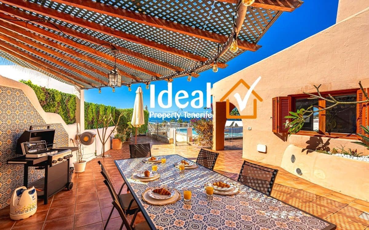 4 quarto Moradia para venda em Costa Adeje com piscina garagem - 1 150 000 € (Ref: 9633831)