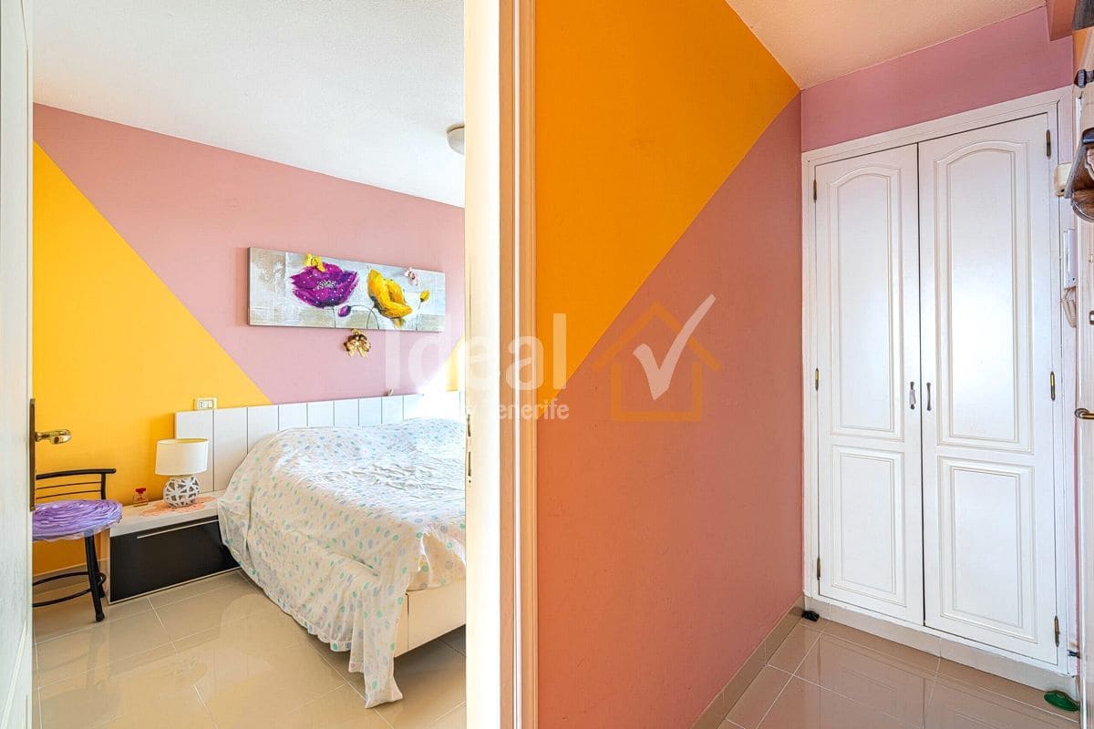 1 quarto Apartamento para venda em Playa de las Americas com piscina - 330 000 € (Ref: 9643733)
