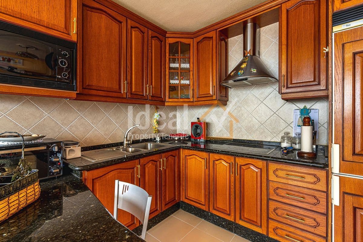 1 quarto Apartamento para venda em Playa de las Americas com piscina - 330 000 € (Ref: 9643733)
