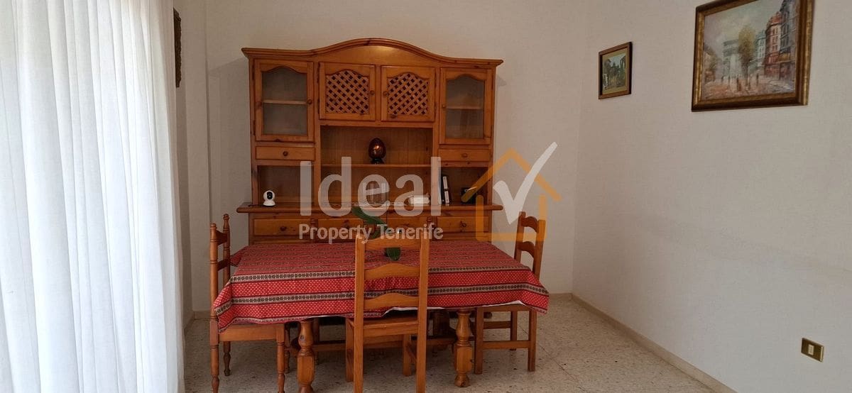 Chalet de 7 habitaciones en Arona en venta con garaje - 699.000 € (Ref: 9655658)