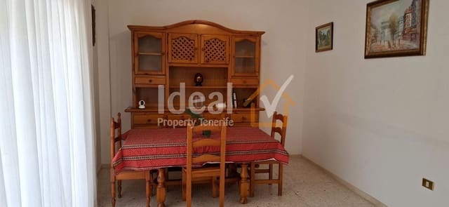 7 makuuhuone Huvila myytävänä paikassa Arona mukana 
autotalli - 699 000 € (Ref: 9655658)