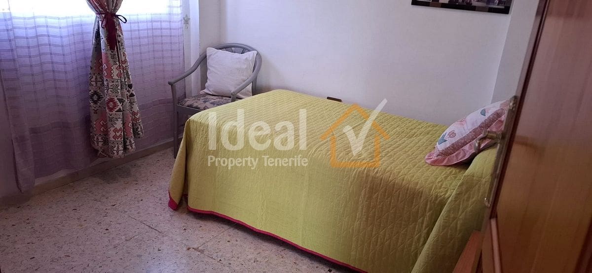 Chalet de 7 habitaciones en Arona en venta con garaje - 699.000 € (Ref: 9655658)