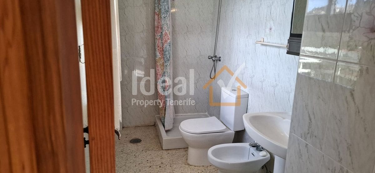 Chalet de 7 habitaciones en Arona en venta con garaje - 699.000 € (Ref: 9655658)