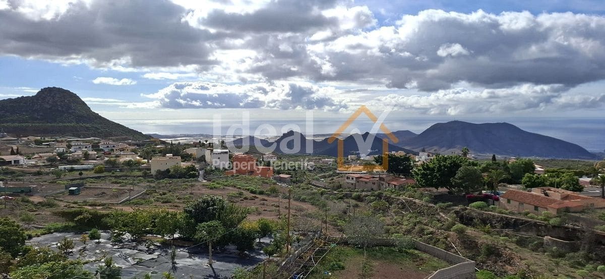 Chalet de 7 habitaciones en Arona en venta con garaje - 699.000 € (Ref: 9655658)