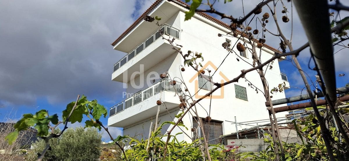 Chalet de 7 habitaciones en Arona en venta con garaje - 699.000 € (Ref: 9655658)