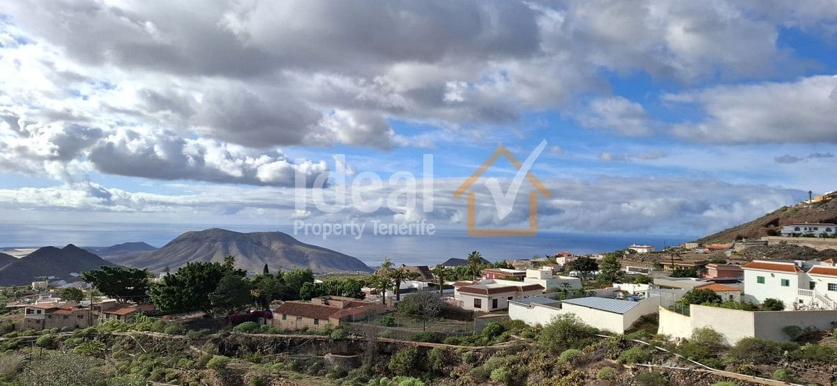 Chalet de 7 habitaciones en Arona en venta con garaje - 699.000 € (Ref: 9655658)