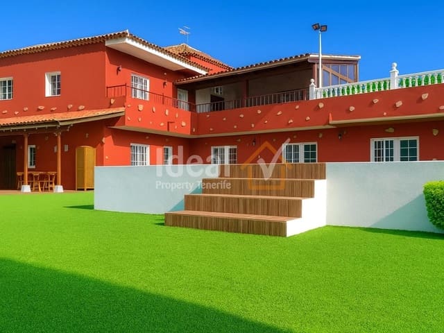 8 makuuhuone Huvila myytävänä paikassa La Esperanza, El Rosario mukana uima-altaan - 649 000 € (Ref: 9658315)