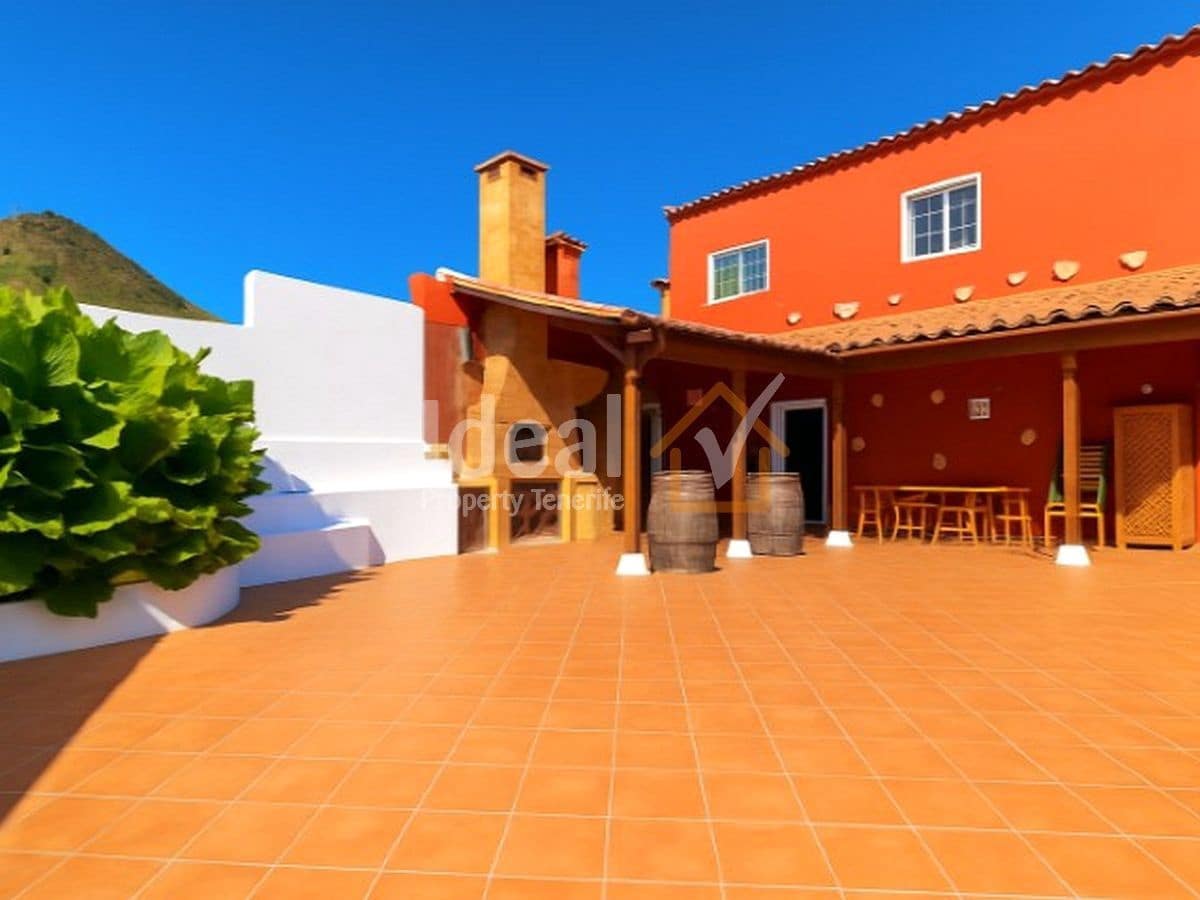 8 soverom Villa til salgs i La Esperanza med svømmebasseng - € 649 000 (Ref: 9658315)