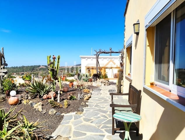 Chalet de 3 habitaciones en La Escalona, Vilaflor en venta con piscina garaje - 548.000 € (Ref: 9777640)