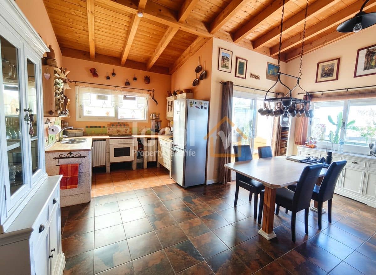 3 soverom Villa til salgs i La Escalona med svømmebasseng garasje - € 548 000 (Ref: 9777640)