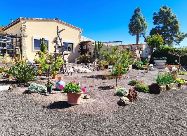 Chalet de 3 habitaciones en La Escalona, Vilaflor en venta con piscina garaje - 548.000 € (Ref: 9777640)