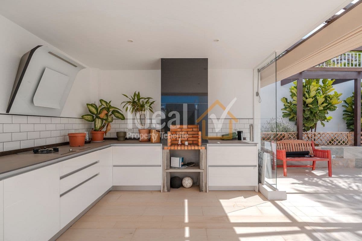 5 chambre Villa/Maison à vendre à Torviscas avec piscine garage - 2 100 000 € (Ref: 9788134)