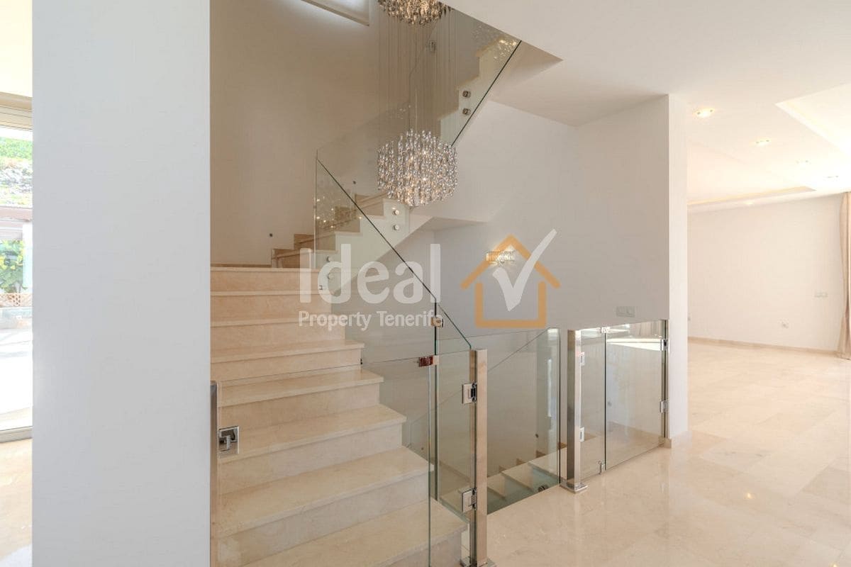 5 chambre Villa/Maison à vendre à Torviscas avec piscine garage - 2 100 000 € (Ref: 9788134)