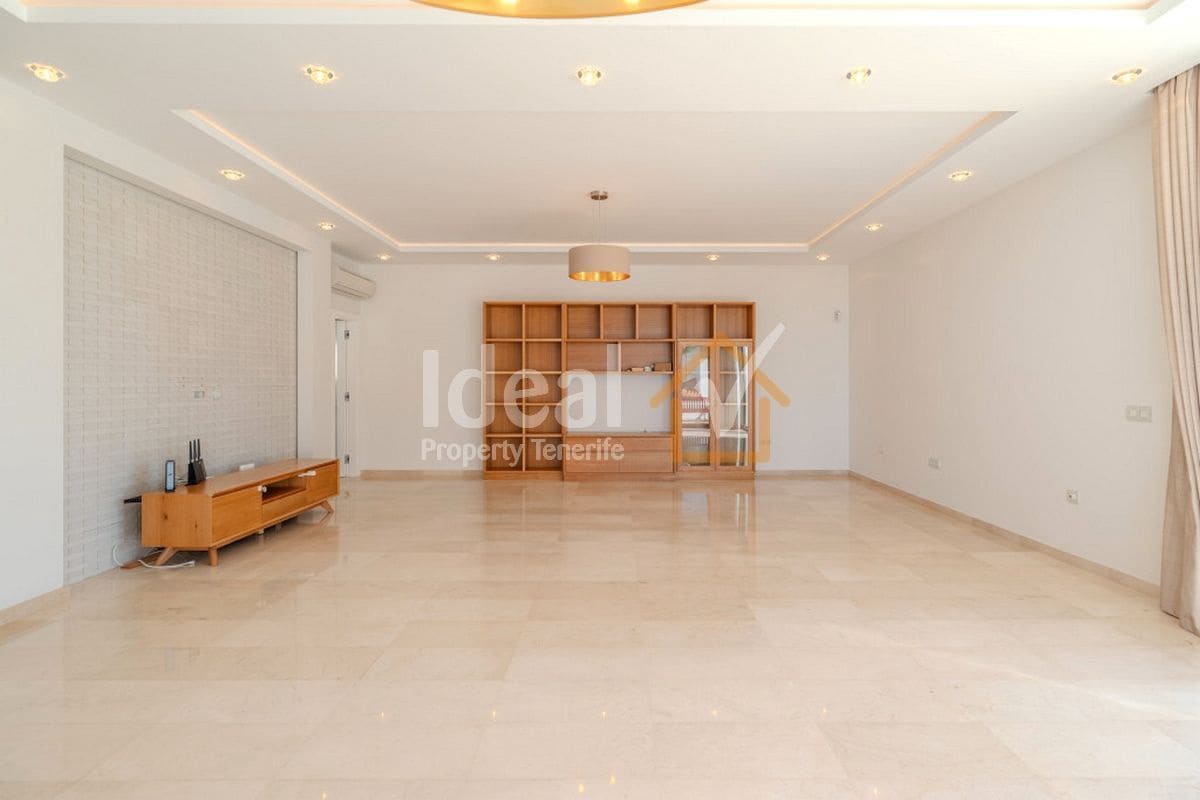 5 chambre Villa/Maison à vendre à Torviscas avec piscine garage - 2 100 000 € (Ref: 9788134)