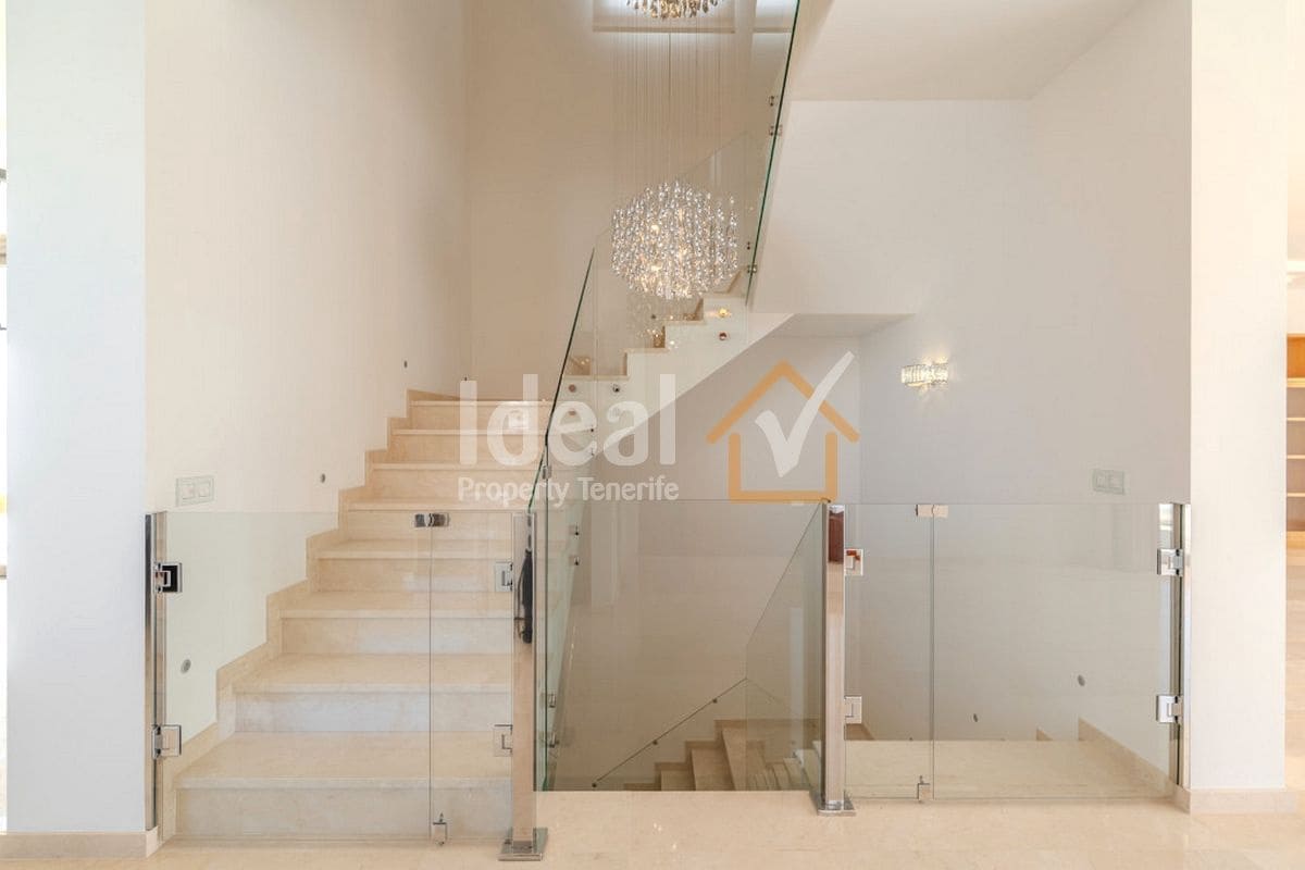 5 chambre Villa/Maison à vendre à Torviscas avec piscine garage - 2 100 000 € (Ref: 9788134)