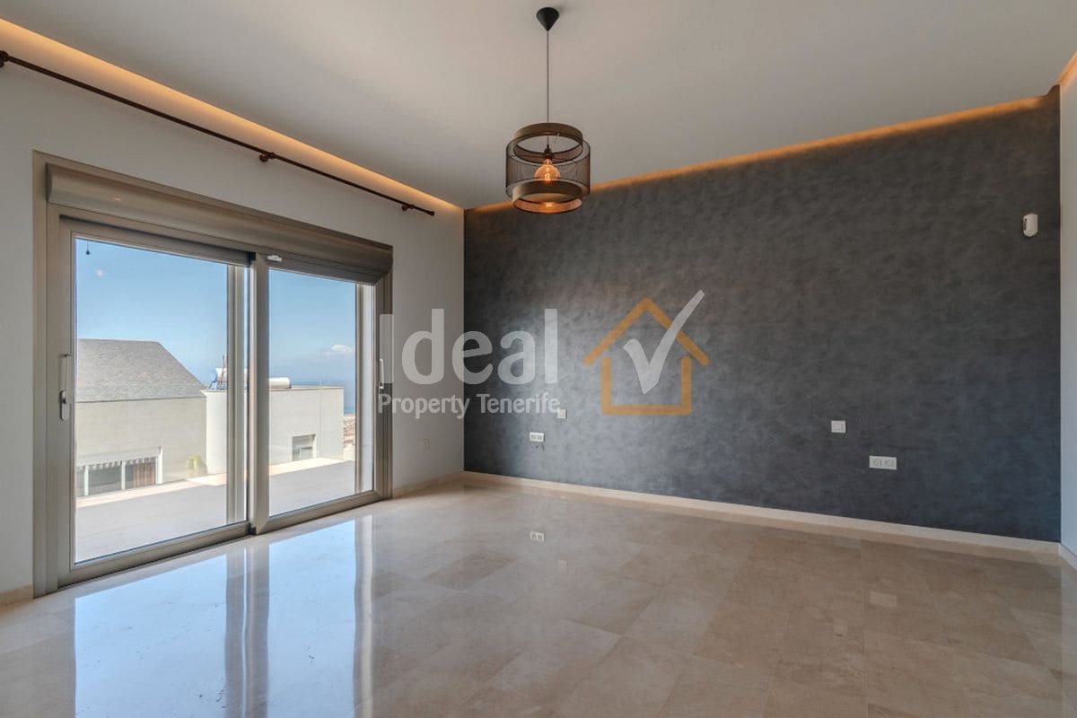 5 chambre Villa/Maison à vendre à Torviscas avec piscine garage - 2 100 000 € (Ref: 9788134)