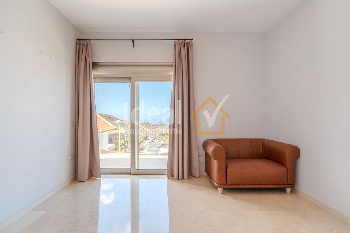 5 chambre Villa/Maison à vendre à Torviscas avec piscine garage - 2 100 000 € (Ref: 9788134)