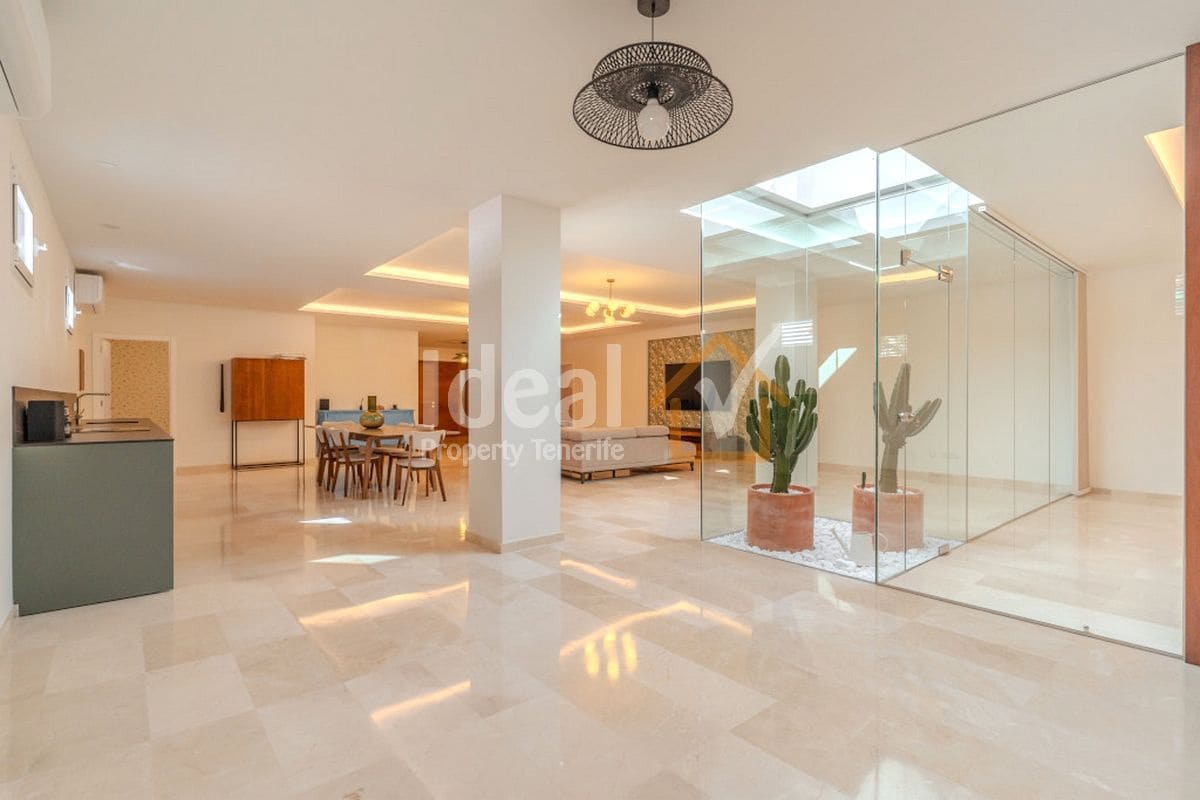 5 chambre Villa/Maison à vendre à Torviscas avec piscine garage - 2 100 000 € (Ref: 9788134)