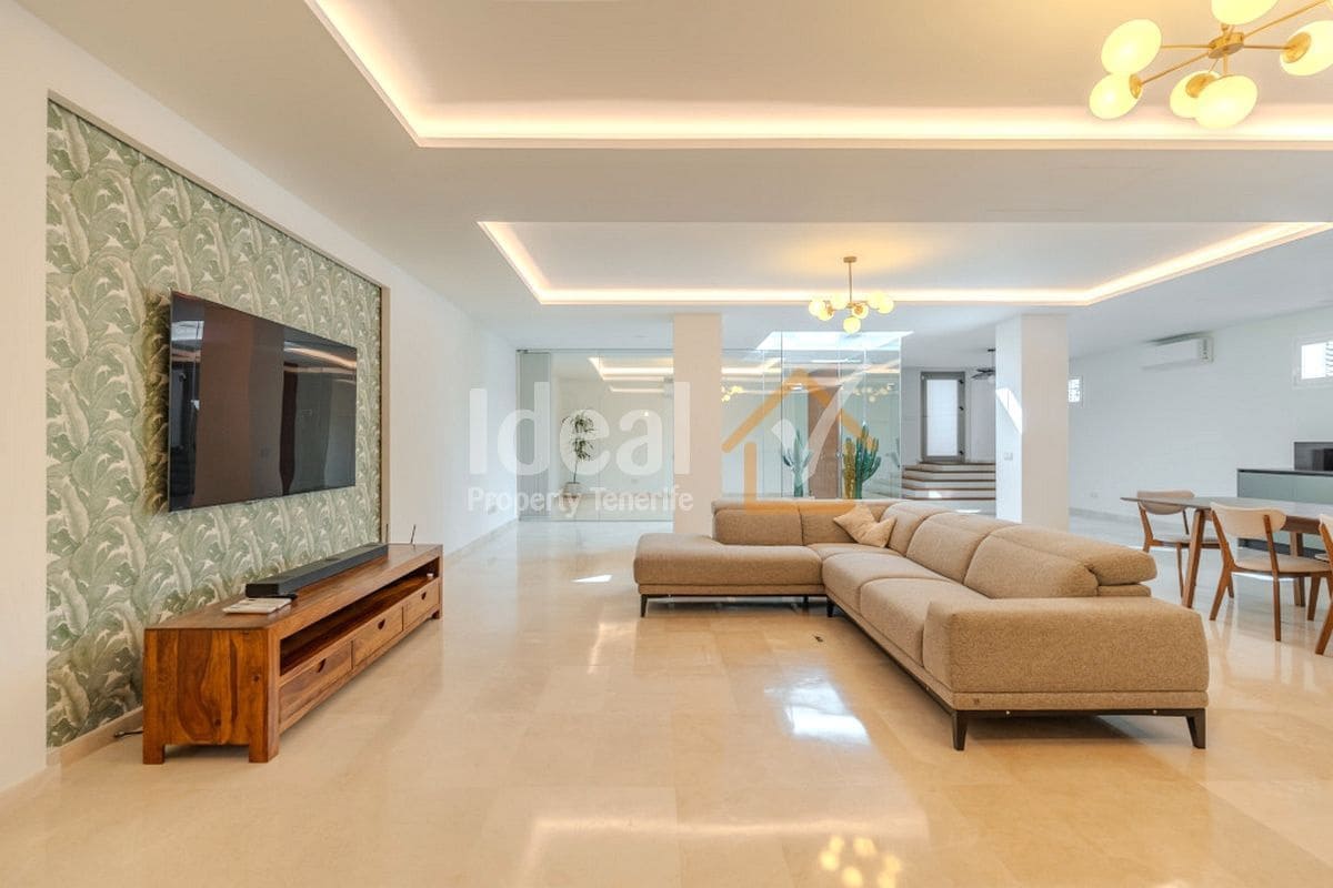 5 chambre Villa/Maison à vendre à Torviscas avec piscine garage - 2 100 000 € (Ref: 9788134)