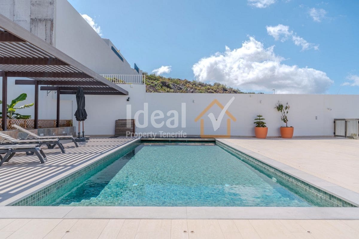 5 chambre Villa/Maison à vendre à Torviscas avec piscine garage - 2 100 000 € (Ref: 9788134)