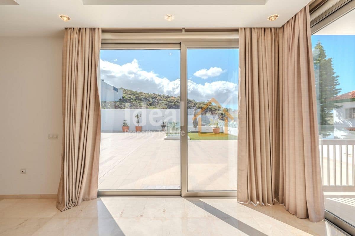 5 chambre Villa/Maison à vendre à Torviscas avec piscine garage - 2 100 000 € (Ref: 9788134)