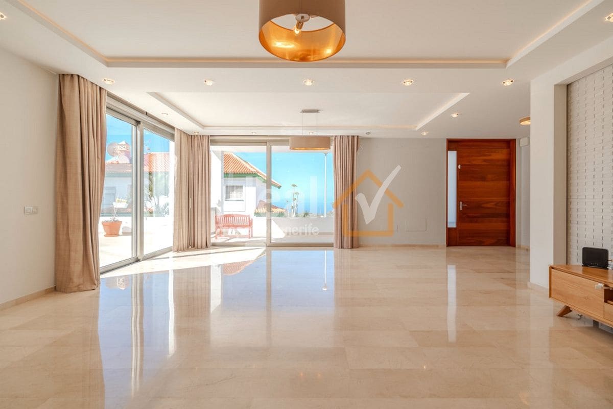 5 chambre Villa/Maison à vendre à Torviscas avec piscine garage - 2 100 000 € (Ref: 9788134)