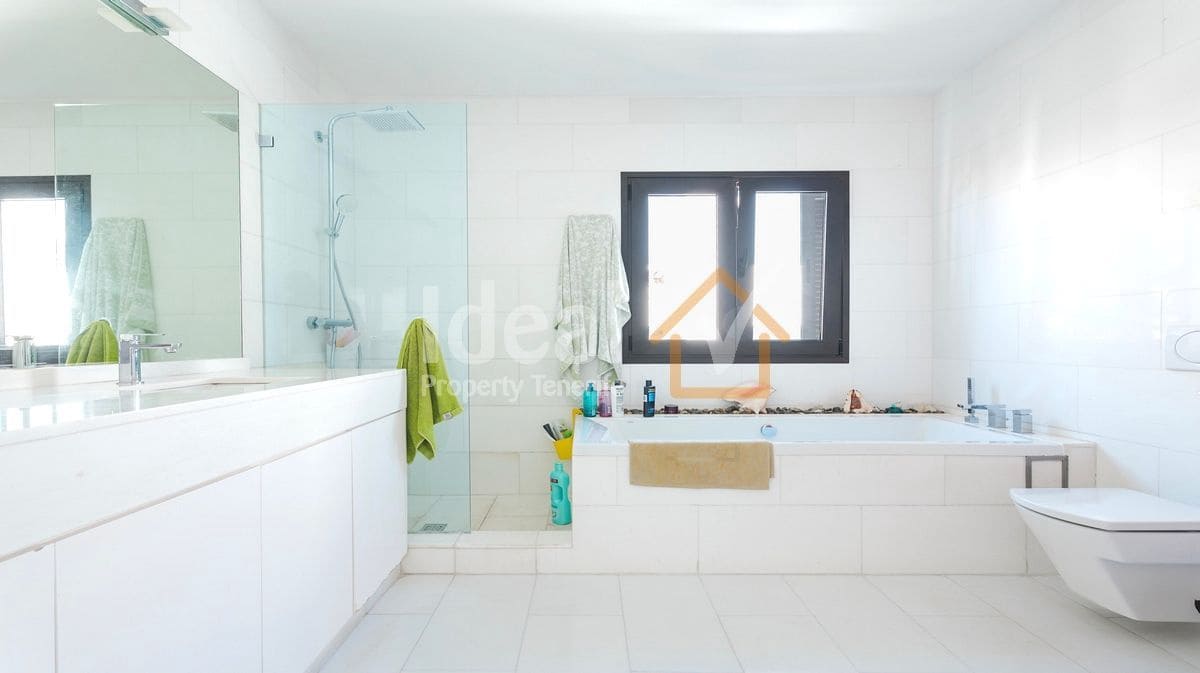 Chalet de 5 habitaciones en El Madroñal en venta con piscina garaje - 2.730.000 € (Ref: 9806068)