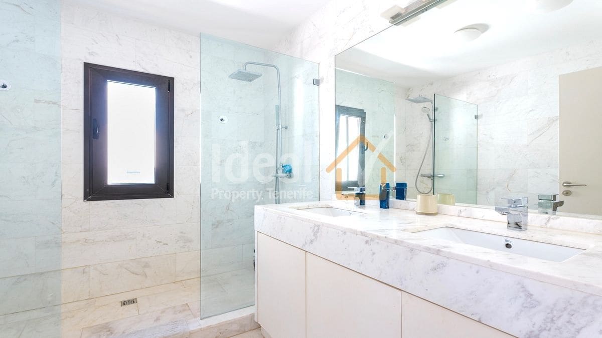 Chalet de 5 habitaciones en El Madroñal en venta con piscina garaje - 2.730.000 € (Ref: 9806068)