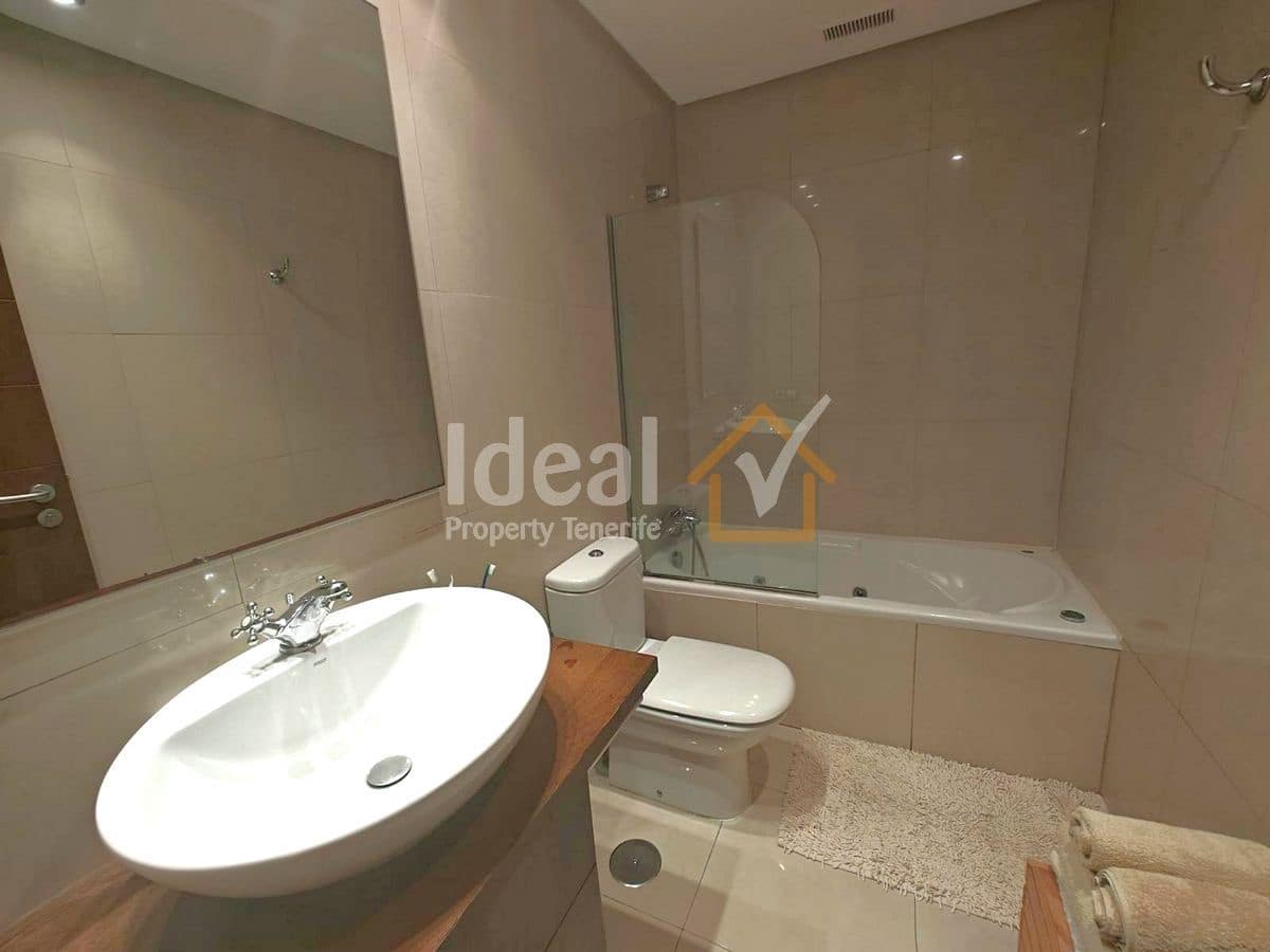 1 sypialnia Apartament na sprzedaż w Playa Paraiso z basenem garażem - 325 000 € (Ref: 9811208)