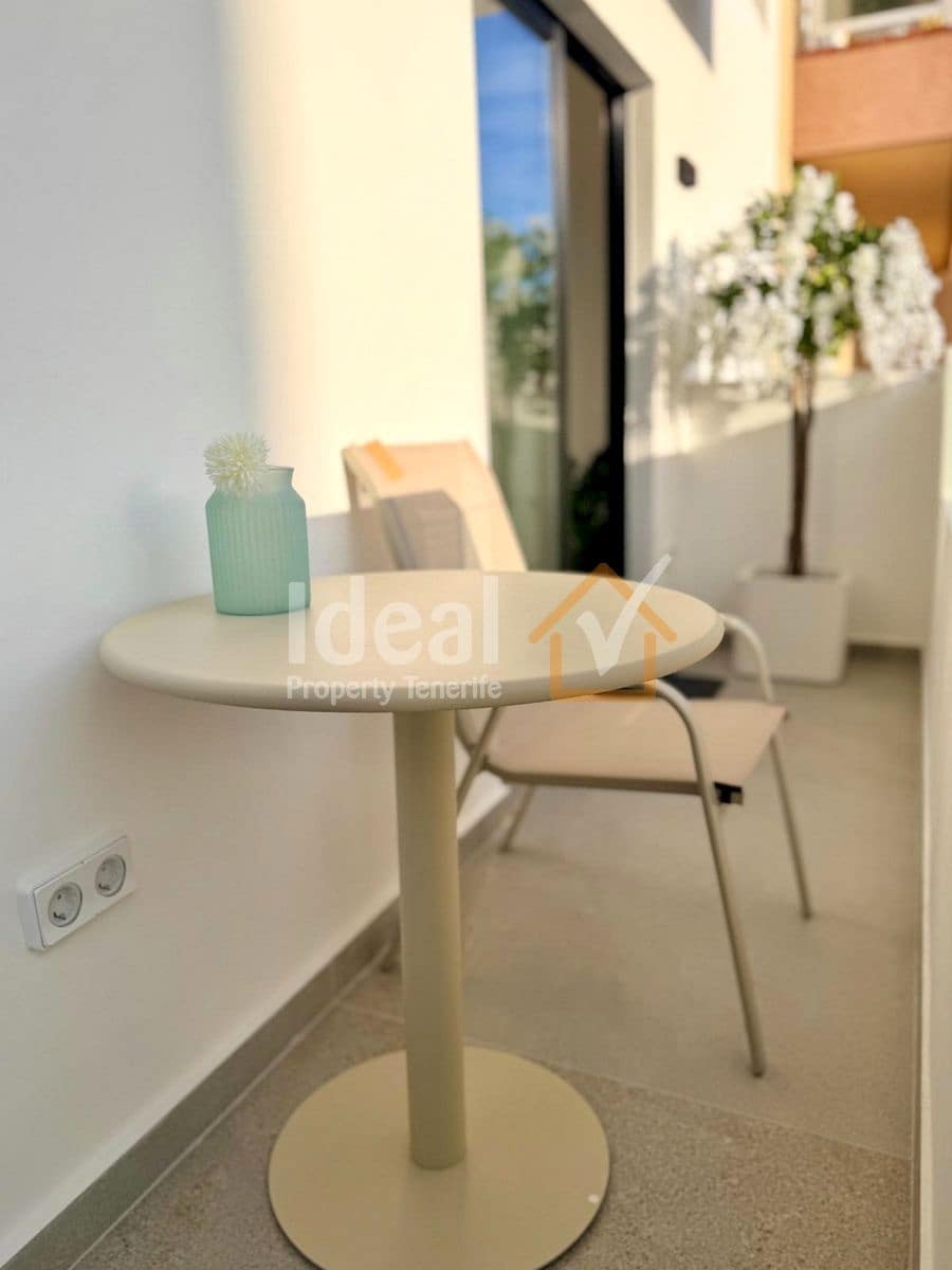 2 soveværelse Lejlighed til salg i Los Abrigos - € 320.000 (Ref: 9816975)