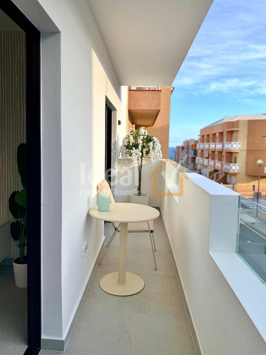 2 soveværelse Lejlighed til salg i Los Abrigos - € 320.000 (Ref: 9816975)