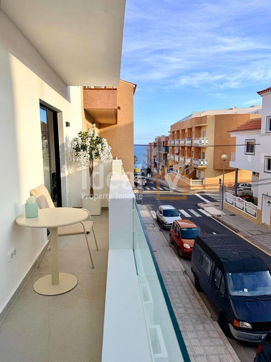 2 soveværelse Lejlighed til salg i Los Abrigos - € 320.000 (Ref: 9816975)
