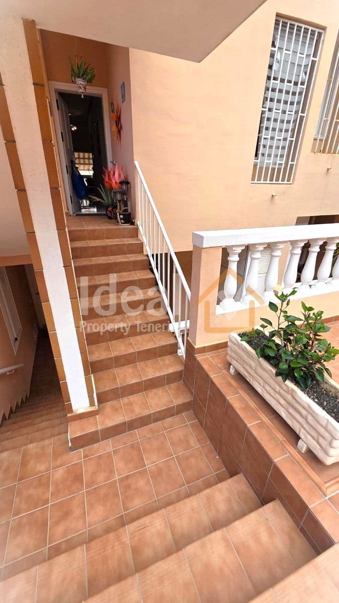 1 bedroom Apartment for sale in Los Cristianos with garage - € 380,000 (Ref: 9838876)