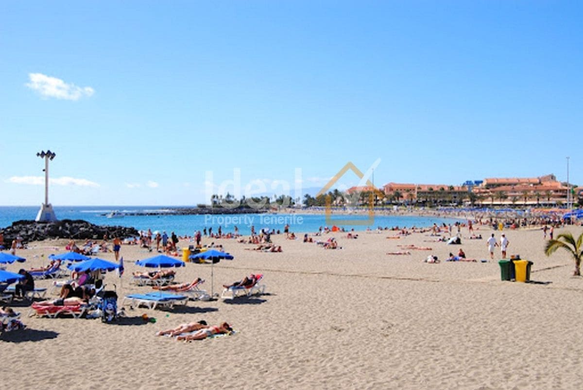 1 bedroom Apartment for sale in Los Cristianos with garage - € 380,000 (Ref: 9838876)